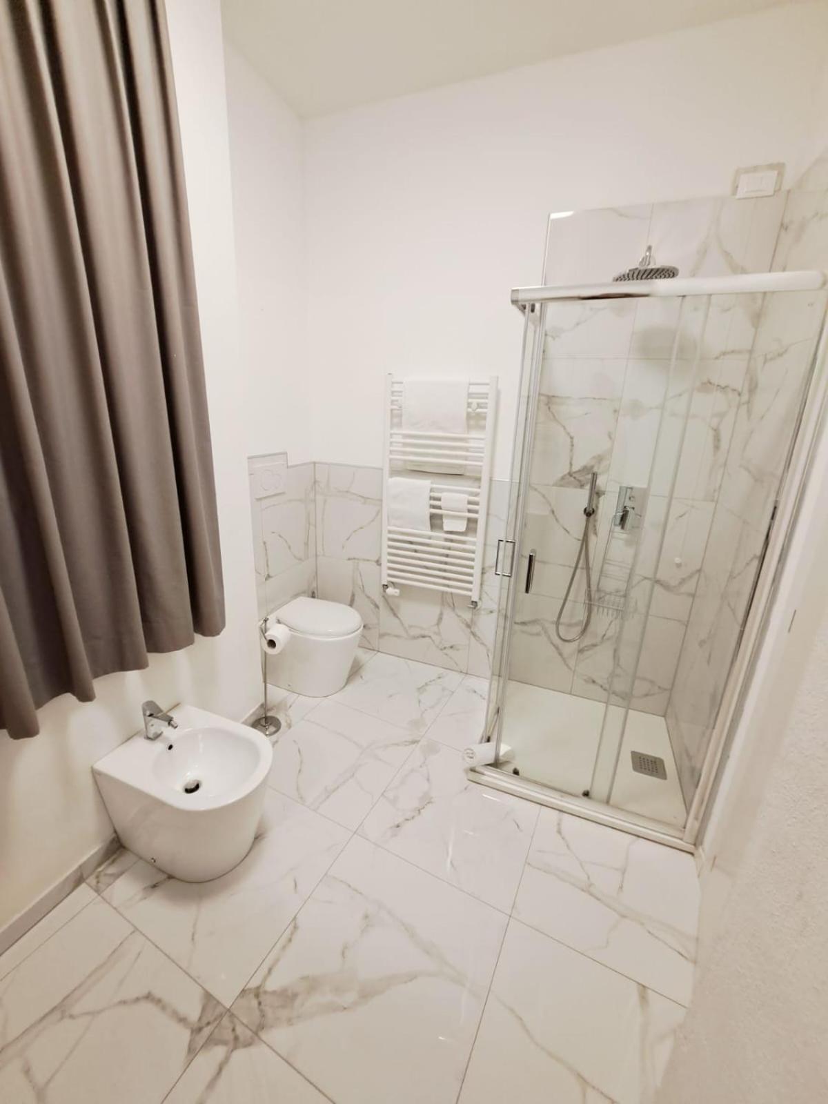 The Gallery Boutique Rooms Трієст Екстер'єр фото